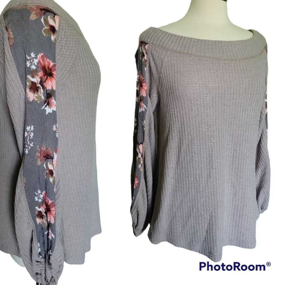 KORI WAFFLE KNIT LONG SLEEVE TOP W FLORAL STRIPED SLEEVES